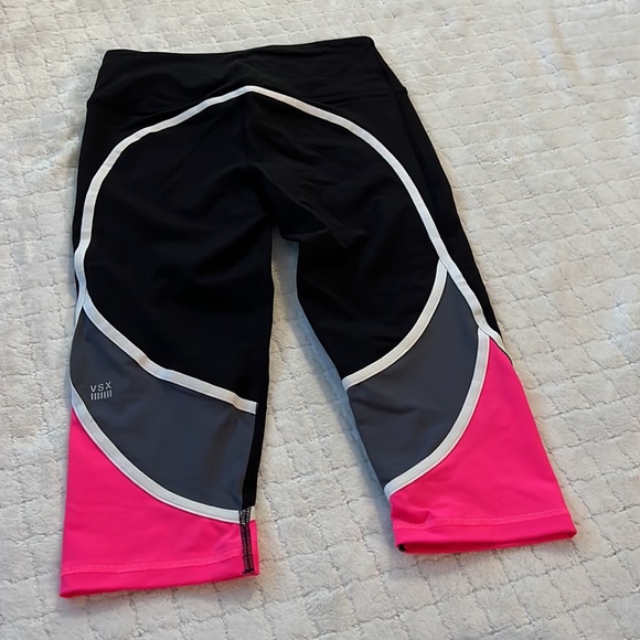 Victoria’s Secret Capri leggings - Picture 4 of 5